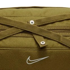 Nike Women's One Club Training 38 - Sporttasche 51 Cm -Modetaschen Nike Women 039 s One Club Training 38 Sporttasche 51 cm olive flak olive CV0062 368 9